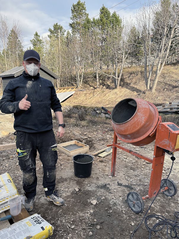 Overdækket terrasse med lounge og udekøkken Overdækket terrasse med lounge og udekøkken